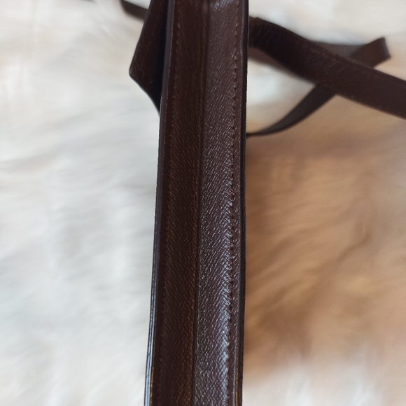 Authentic Louis Vuitton - Picture 7 of 16